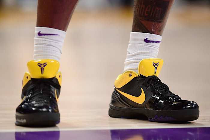 Los Angeles Lakers forward Stanley Johnson wears the Nike Kobe 4 sneakers against the Dallas Mavericks on March 1, 2022.